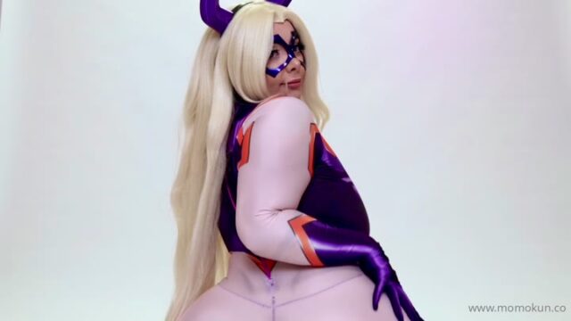 momokun naked